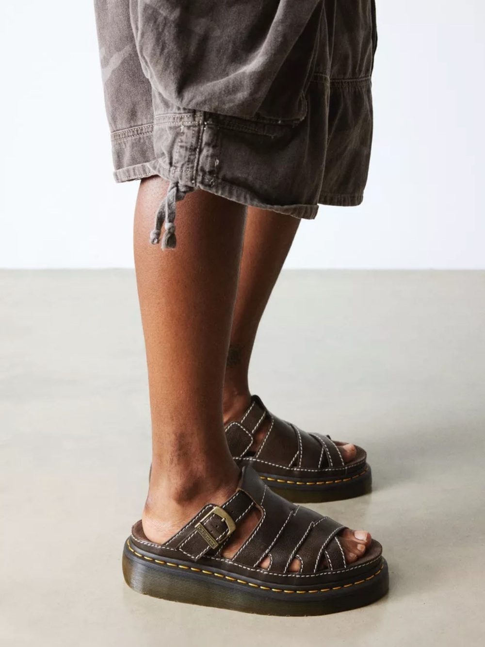 Dr. Martens MAXXY SLIDE Unisex Brown AR Rogue Leather Sandals